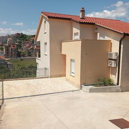 Magi House With Pool Apartment Подстрана Екстериор снимка