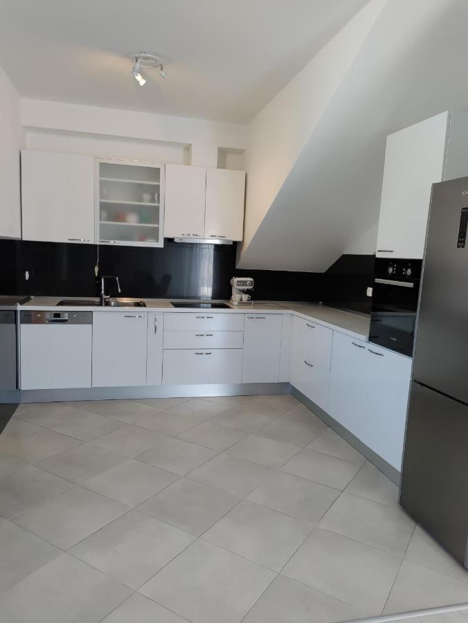 Magi House With Pool Apartment Подстрана Екстериор снимка