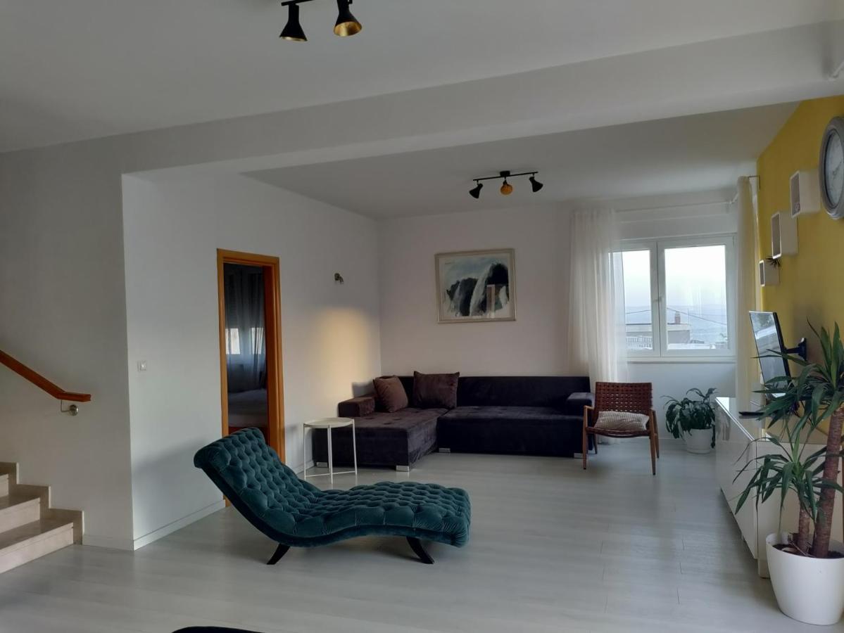 Magi House With Pool Apartment Подстрана Екстериор снимка