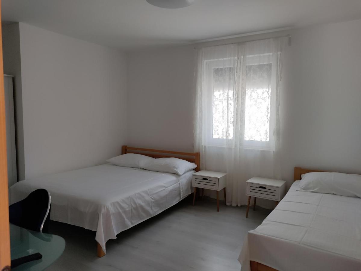 Magi House With Pool Apartment Подстрана Екстериор снимка