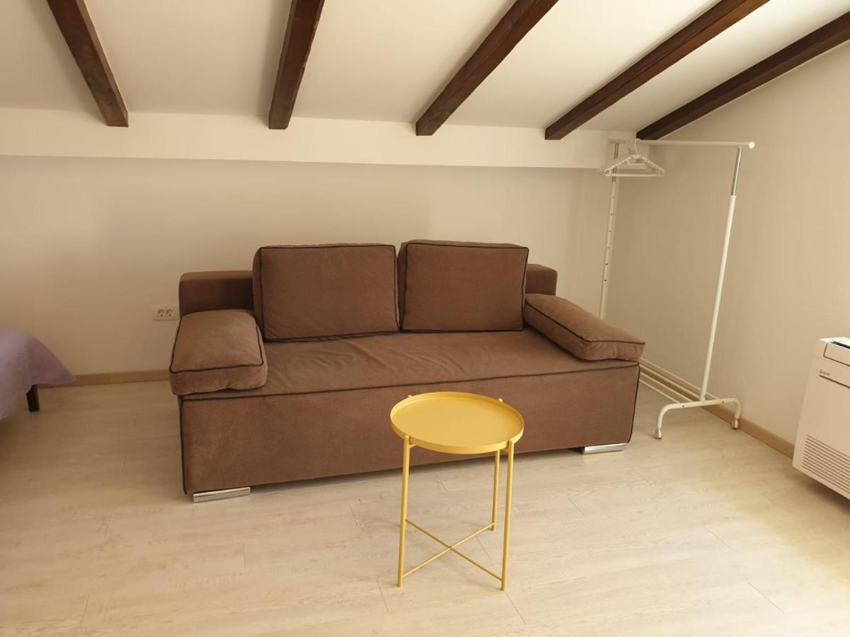 Magi House With Pool Apartment Подстрана Екстериор снимка